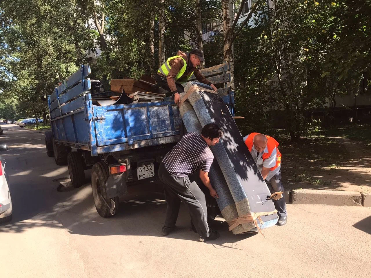 Профессиональный вывоз крупногабаритного мусора в Ейске в октябре