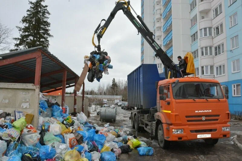 Вывоз бытового мусора в Ейске с погрузкой в октябре