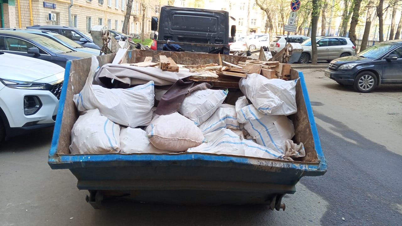 Вывоз мусора из магазина в Ейске в октябре