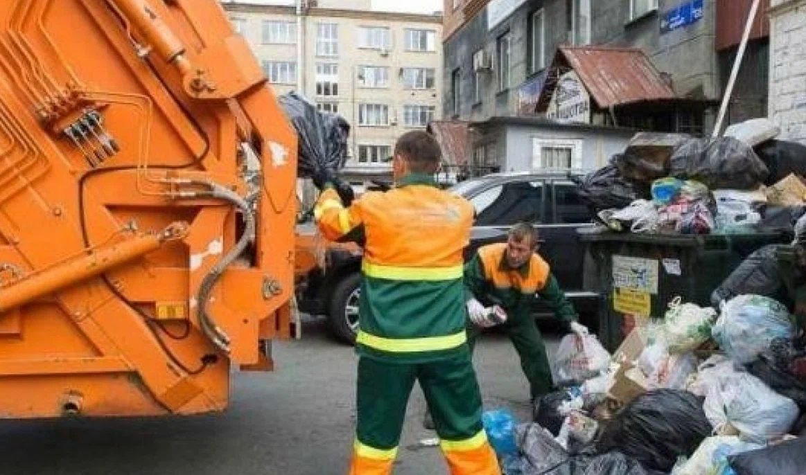 Срочный вывоз мусора в Ейске от ПроМусор — заказ день в день от 2937 руб., грузчики, цена
