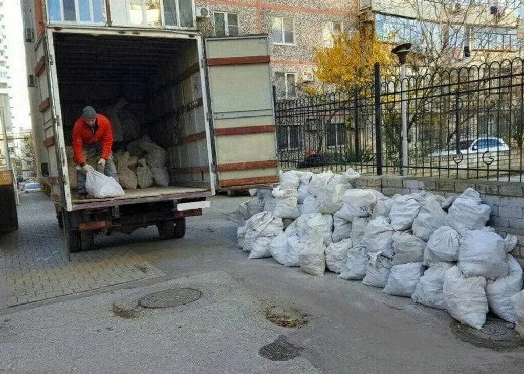 Вывоз мусора после переезда в Ейске в октябре