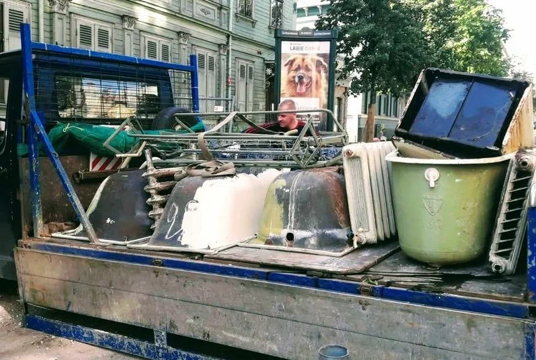 Вывоз старой сантехники в Ейске от ПроМусор: быстро, недорого от 567 руб., утилизация и грузчики