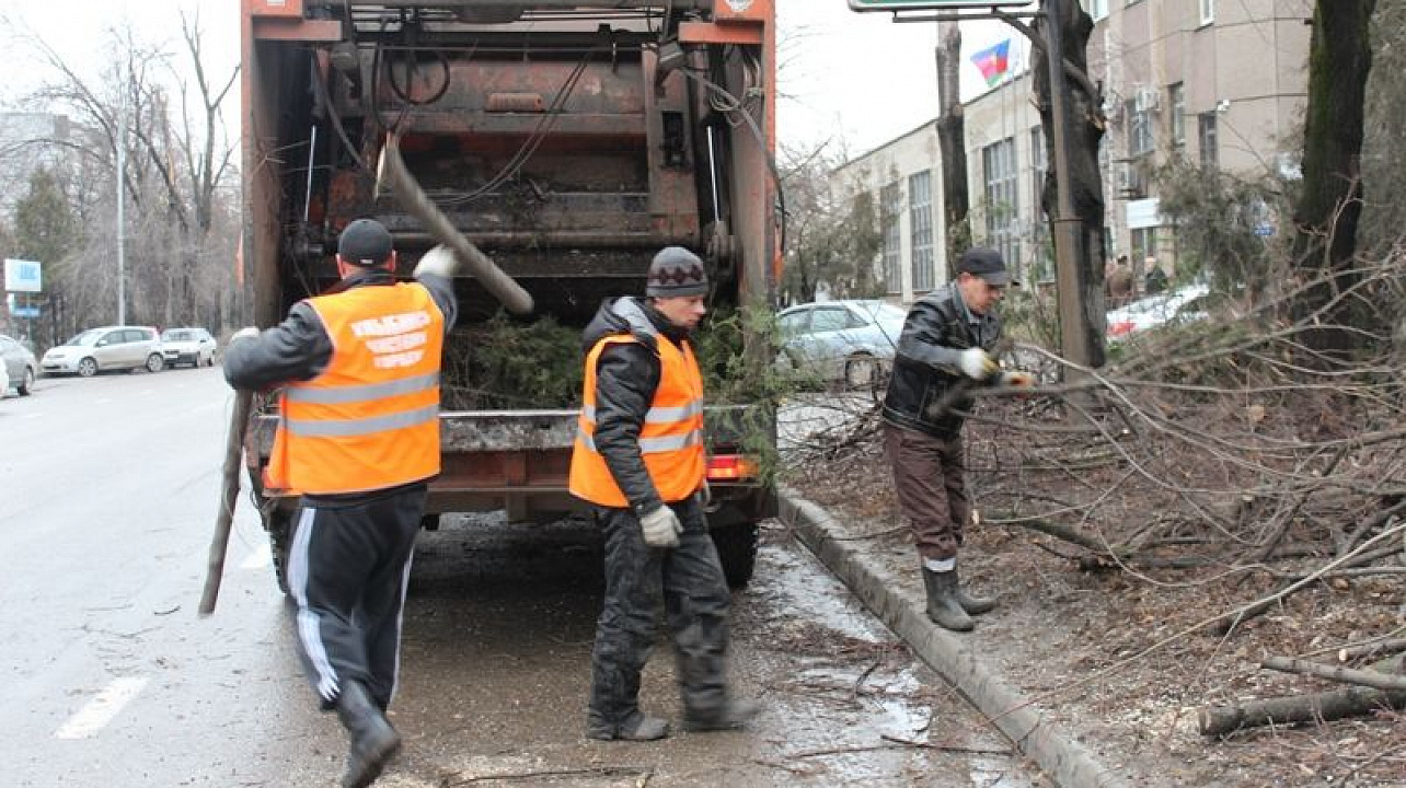 Уборка после стихийного бедствия в Ейске от 2937 руб